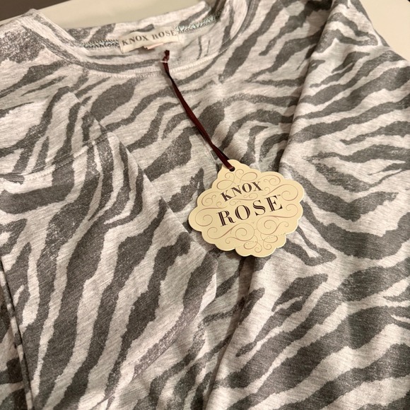 Knox Rose Tops - Knox Rose Womens Zebra Print Twist Front Long Sleeve Top Grey White Medium NWT